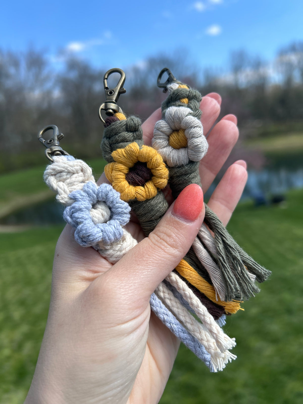 Single Daisy Keychain